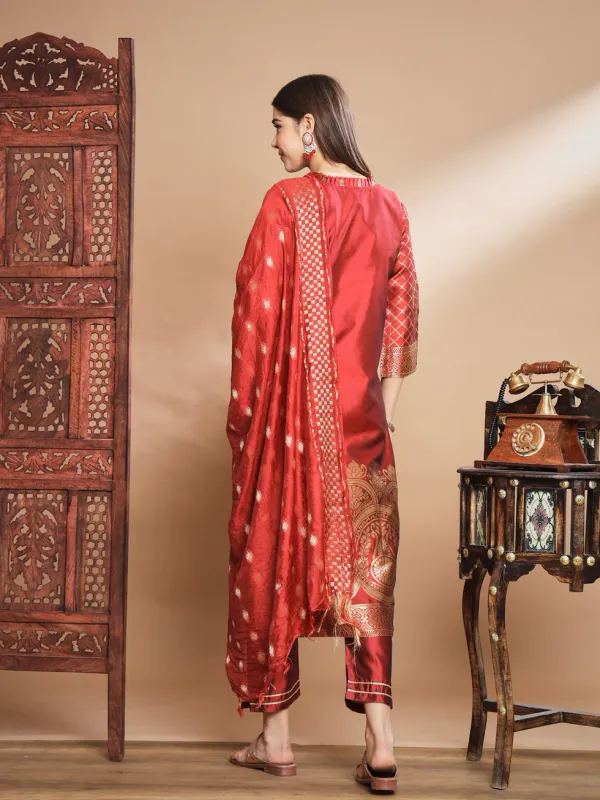 Floral_Printed_Cotton_Silk_Round_Neck_Kurta_Trouser_&_Dupatta_Set