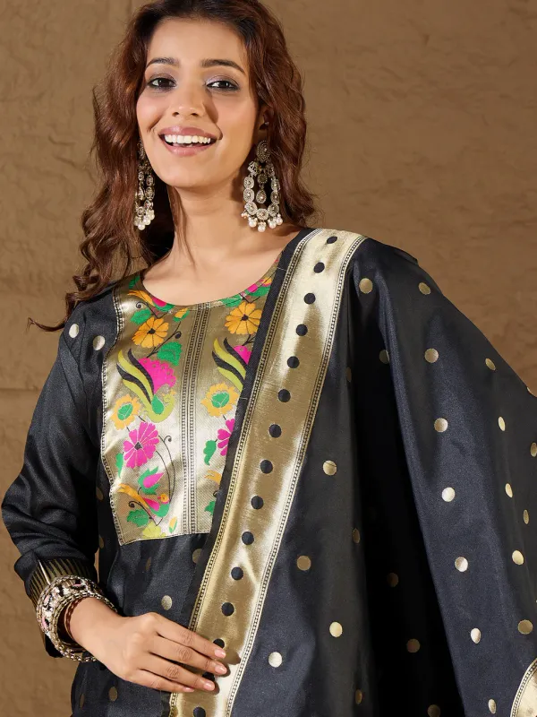 Floral_Embroidered_Cotton_Silk_Round_Neck_Kurta_Trouser_&_Dupatta_Set