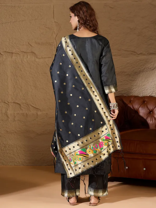 Floral_Embroidered_Cotton_Silk_Round_Neck_Kurta_Trouser_&_Dupatta_Set