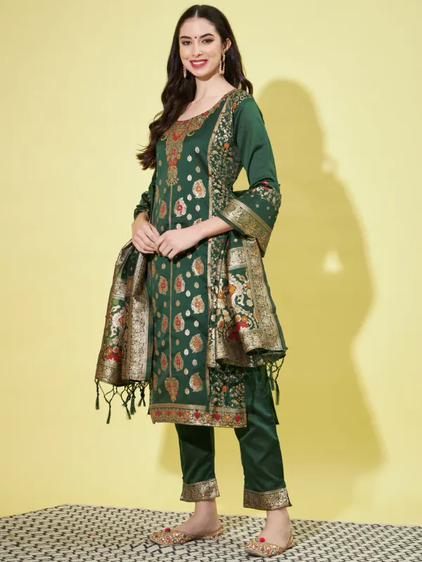 Floral_Printed_Silk_Blend_Round_Neck_Kurta_Trouser_&_Dupatta_Set
