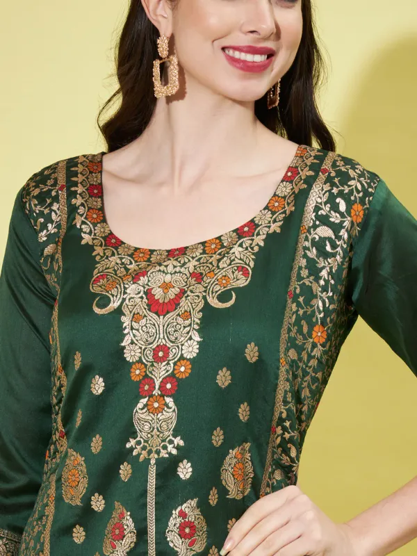 Floral_Printed_Silk_Blend_Round_Neck_Kurta_Trouser_&_Dupatta_Set