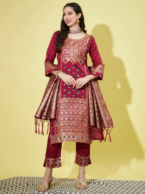 Floral_Printed_Silk_Blend_Round_Neck_Kurta_Trouser_&_Dupatta_Set
