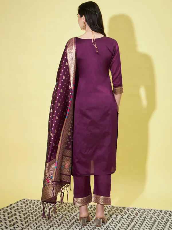 Floral_Printed_Silk_Blend_Round_Neck_Kurta_Trouser_&_Dupatta_Set