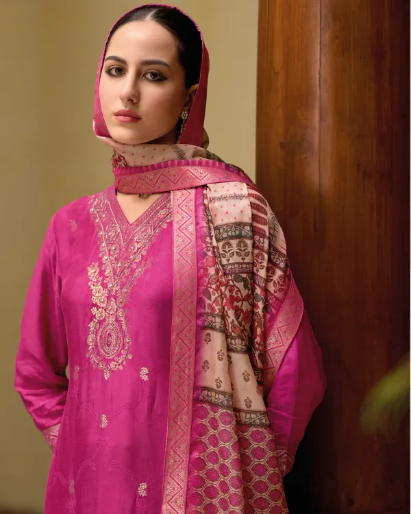 Floral_Embroidered_Silk_Blend_V_Neck_Kurta_Trouser_&_Dupatta_Set