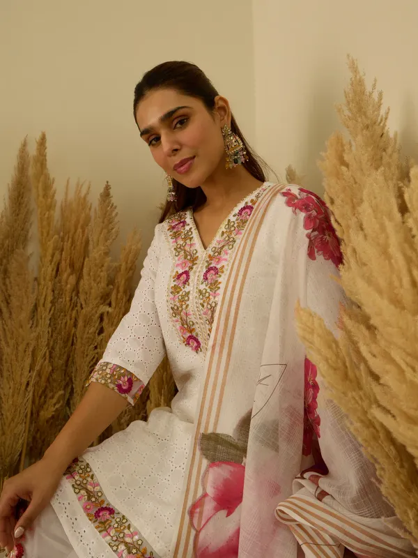 Floral_Embroidered_Cotton_Blend_V_Neck_Kurta_Trouser_&_Dupatta_Set