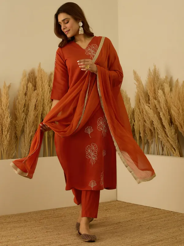 Floral_Printed_Silk_Blend_V_Neck_Kurta_Trouser_&_Dupatta_Set