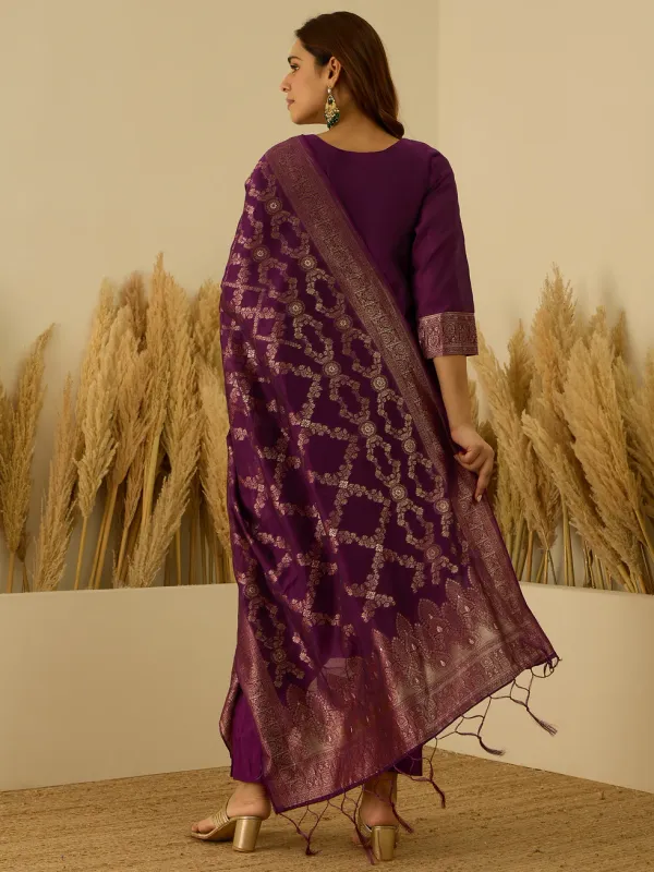 Floral_Printed_Silk_Blend_Round_Neck_Kurta_Trouser_&_Dupatta_Set