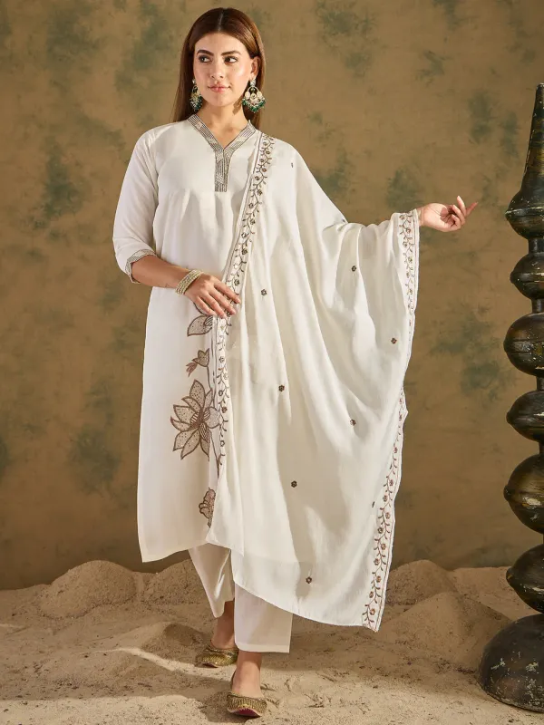 Floral_Embroidered_Silk_Blend_V_Neck_Kurta_Trouser_&_Dupatta_Set