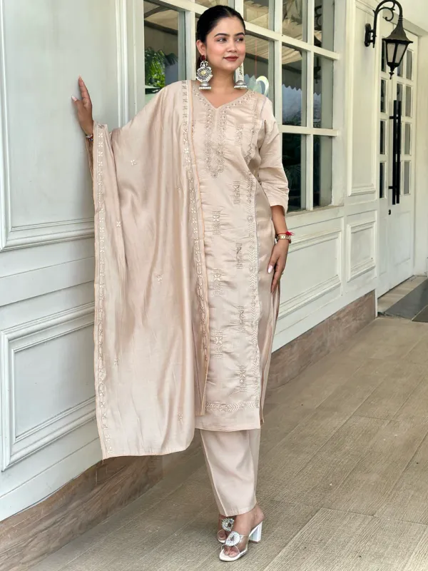 Floral_Embroidered_Silk_Blend_V_Neck_Kurta_Trouser_&_Dupatta_Set