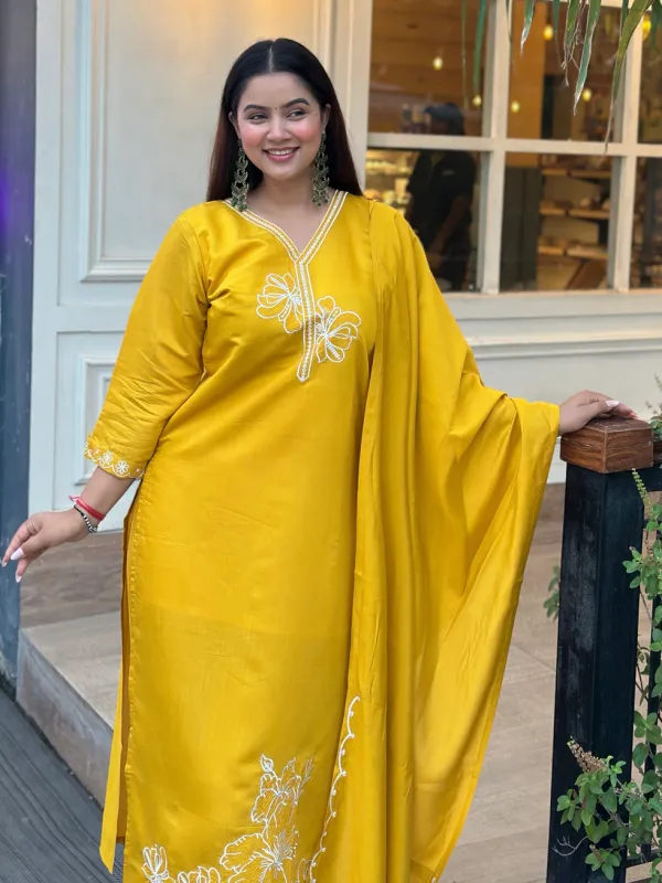 Floral_Embroidered_Silk_Blend_V_Neck_Kurta_Trouser_&_Dupatta_Set