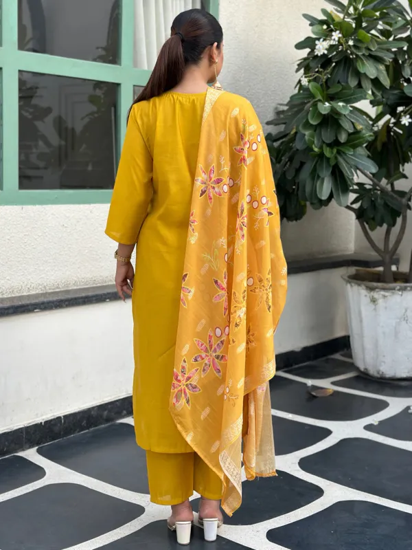 Floral_Embroidered_Silk_Blend_V_Neck_Kurta_Trouser_&_Dupatta_Set