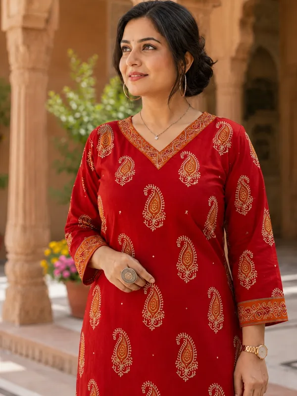 Floral_Printed_Pure_Cotton_V_Neck_Red_Kurta_Trouser_&_Dupatta_Set