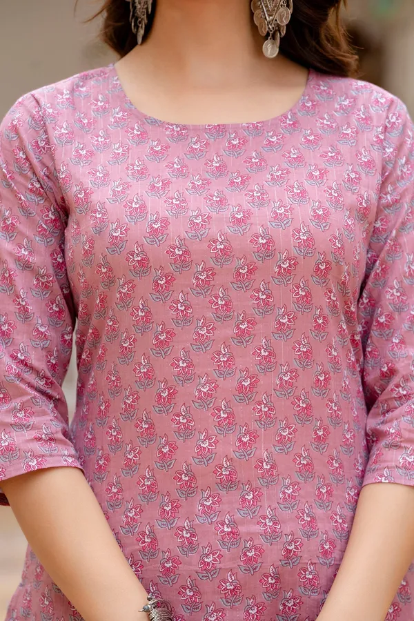 Pink_Floral_Printed_Pure_Cotton_Kurta_Set_For_Women