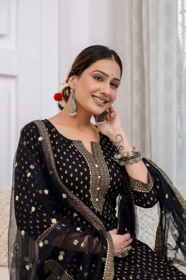Black_Floral_Printed_Viscose_Rayon_Kurta_Set_For_Women