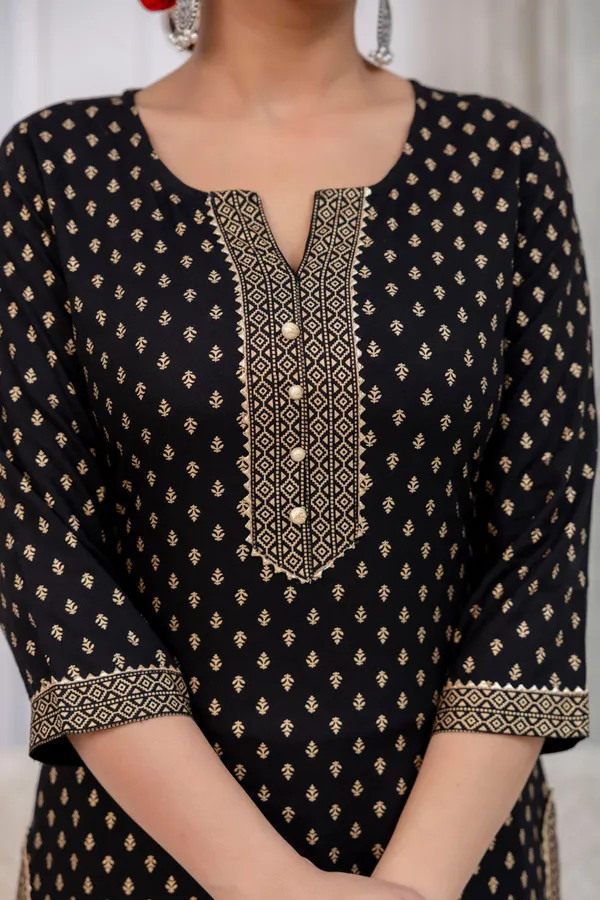 Black_Floral_Printed_Viscose_Rayon_Kurta_Set_For_Women