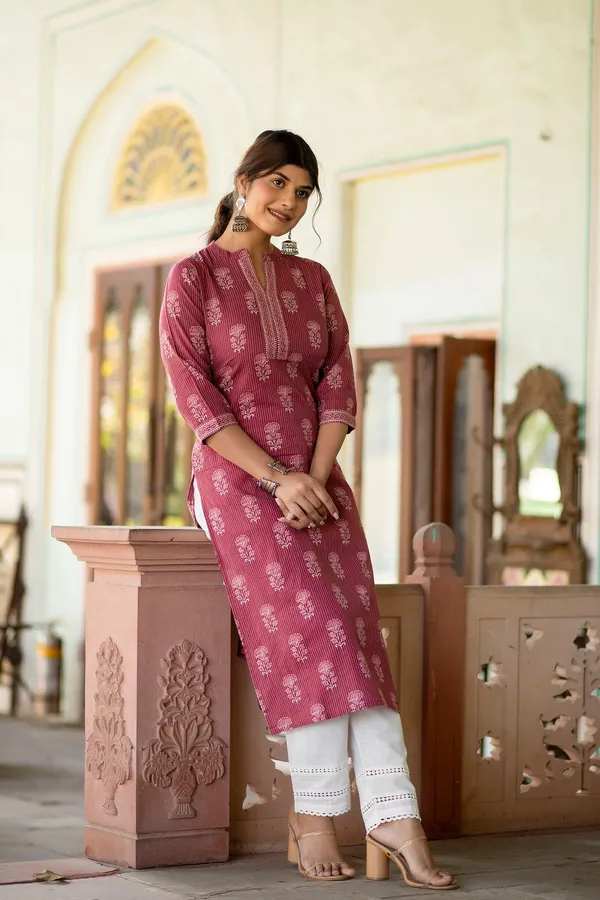 Mauve_Floral_Printed_Pure_Cotton_Kurta_Set_For_Women