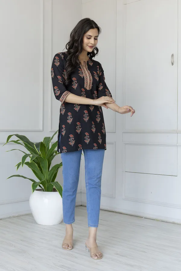 Black__Pure_Cotton_Printed_Tunic_For_Women