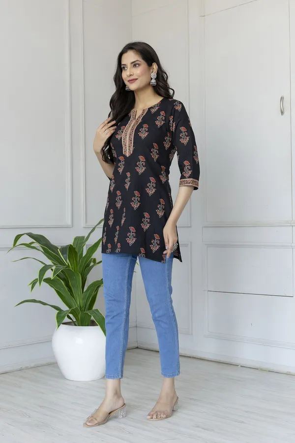 Black__Pure_Cotton_Printed_Tunic_For_Women