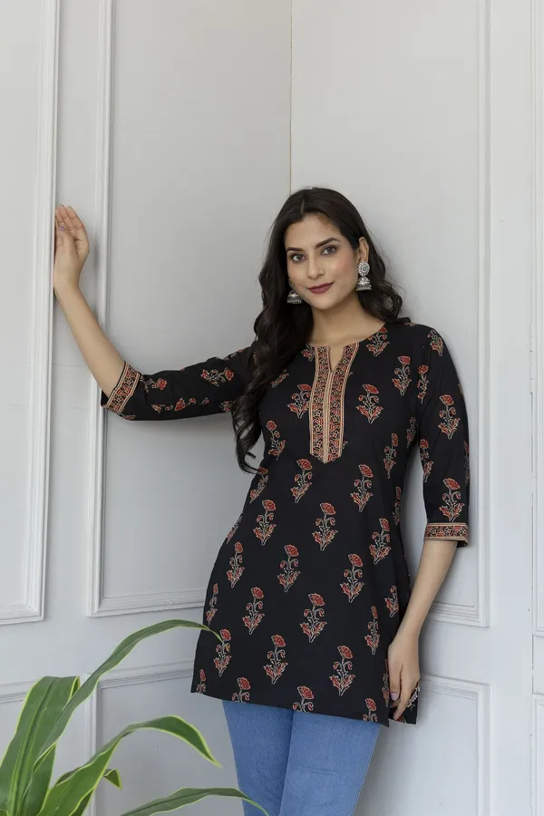 Black__Pure_Cotton_Printed_Tunic_For_Women