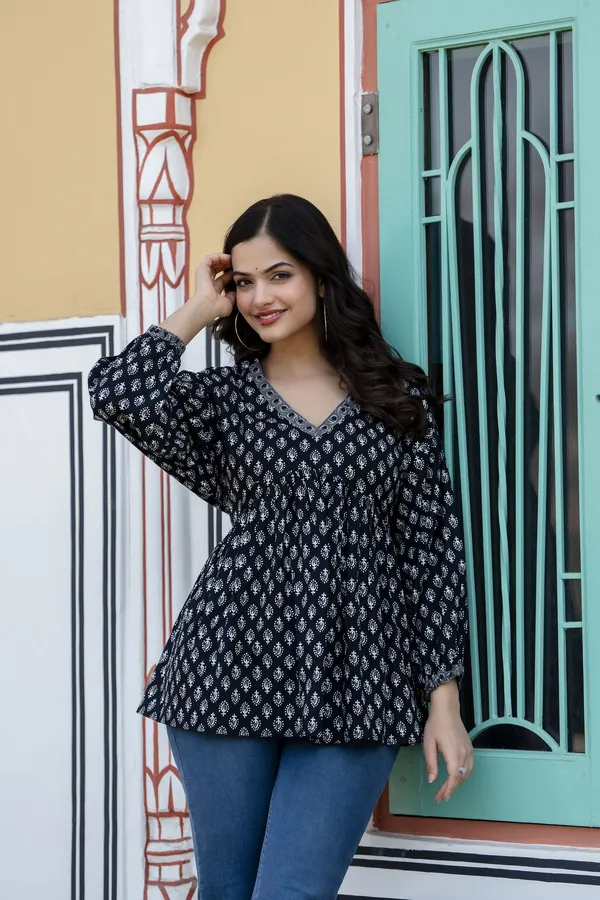 Black_Pure_Cotton_Printed_Top_For_Women