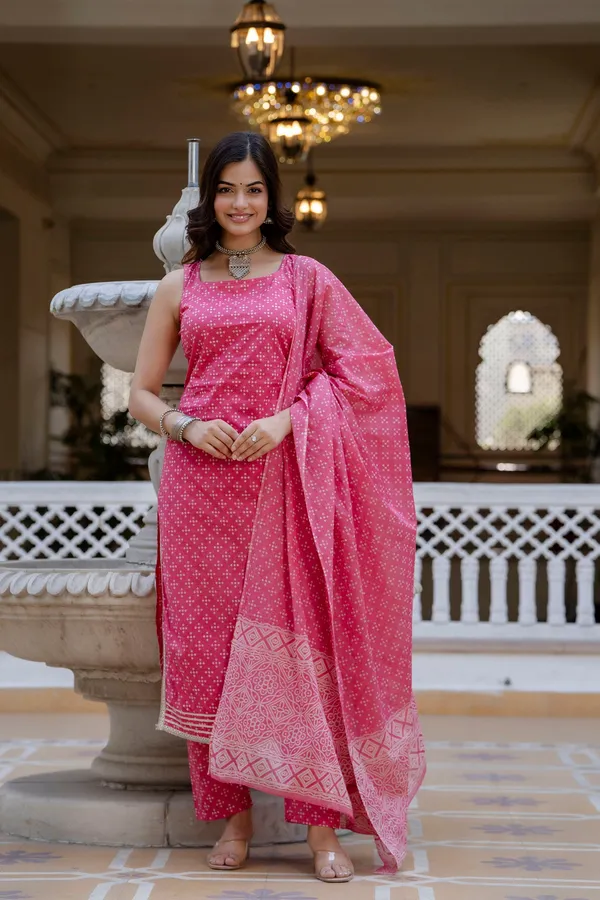 Pink_Floral_Printed_Pure_Cotton_Kurta_Set_For_Women