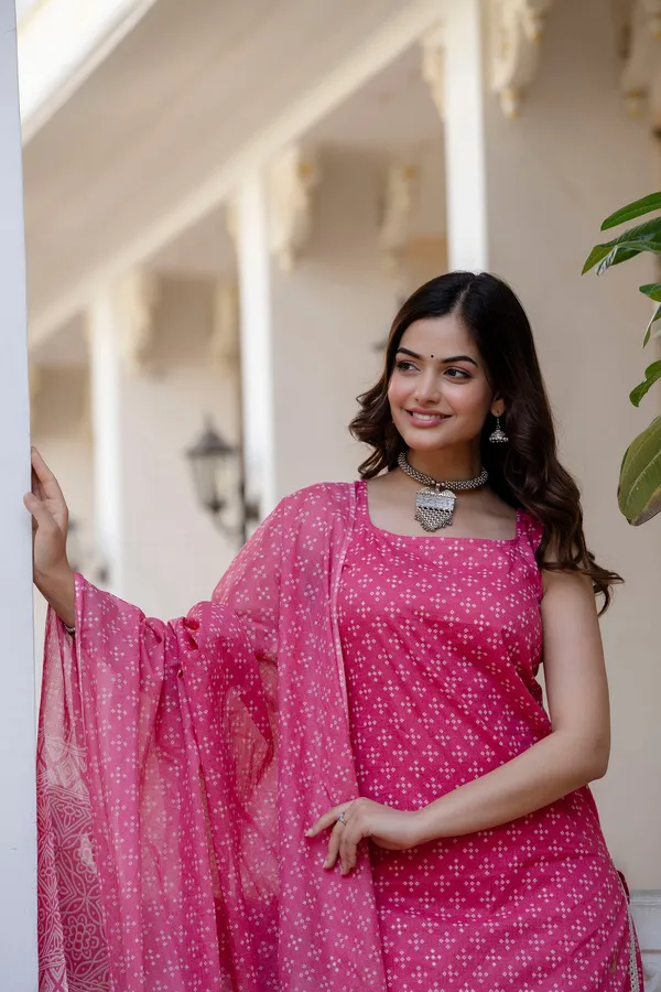 Pink_Floral_Printed_Pure_Cotton_Kurta_Set_For_Women