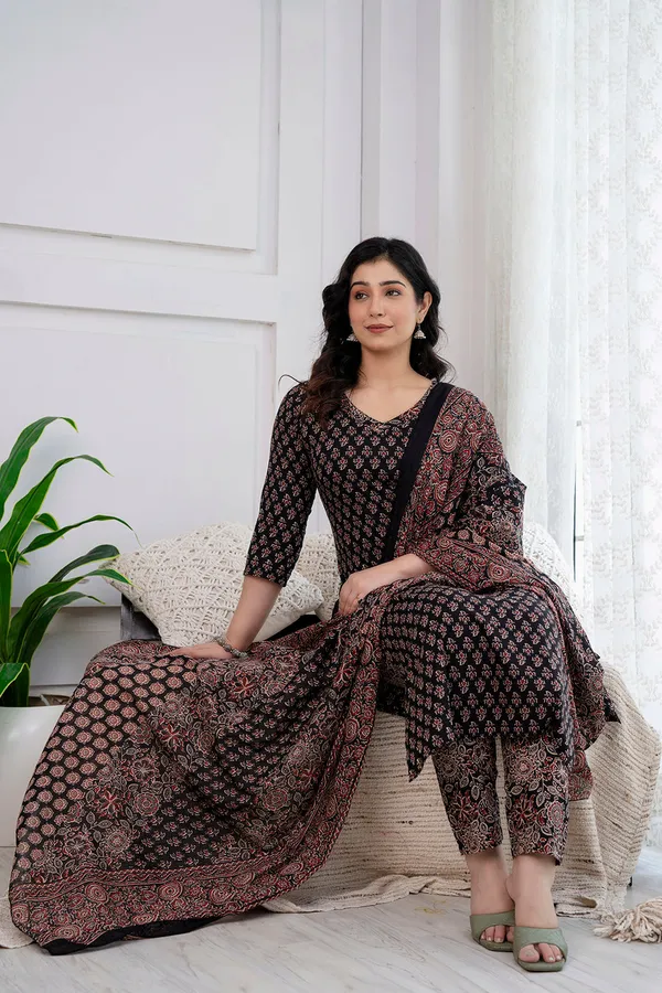 Black_Floral_Printed_Pure_Cotton_Kurta_Set_For_Women