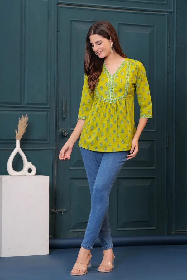 Green_Pure_Cotton_Printed_Top_For_Women