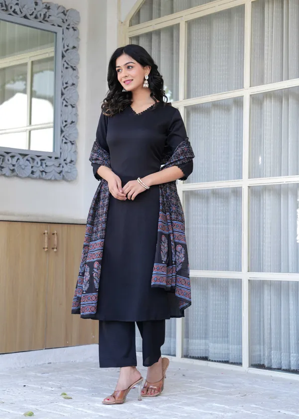 Black_Floral_Printed_Pure_Cotton_Kurta_Set_For_Women