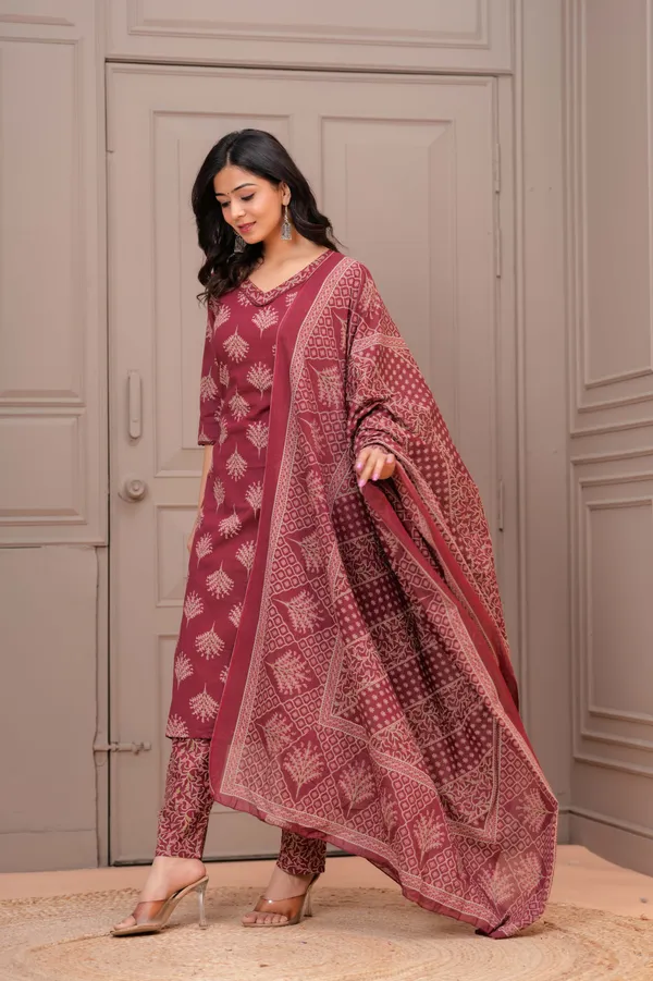 Maroon_Floral_Printed_Pure_Cotton_Kurta_Set_For_Women