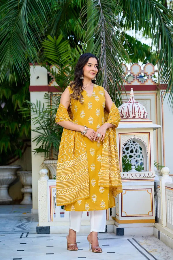 Yellow_Floral_Printed_Pure_Cotton_Kurta_Set_For_Women