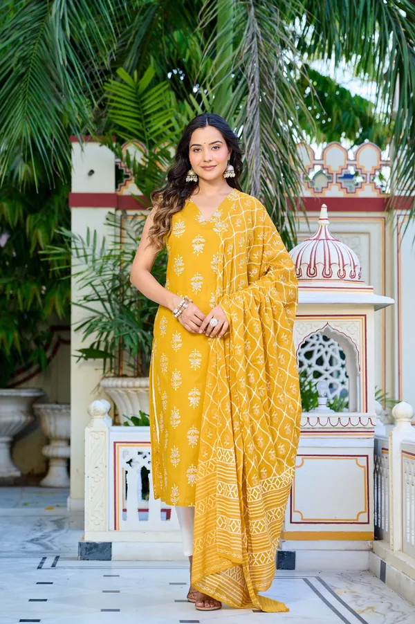 Yellow_Floral_Printed_Pure_Cotton_Kurta_Set_For_Women