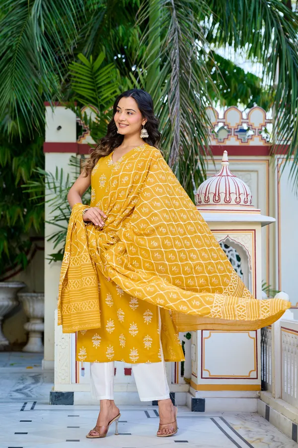 Yellow_Floral_Printed_Pure_Cotton_Kurta_Set_For_Women