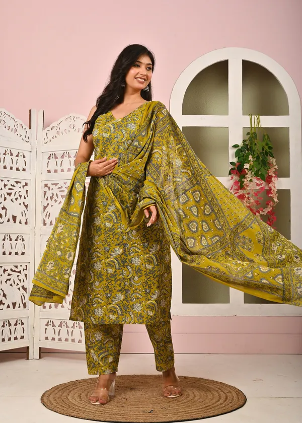 Green_Floral_Printed_Pure_Cotton_Kurta_Set_For_Women