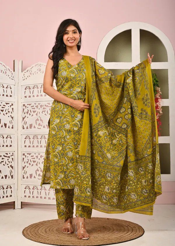 Green_Floral_Printed_Pure_Cotton_Kurta_Set_For_Women