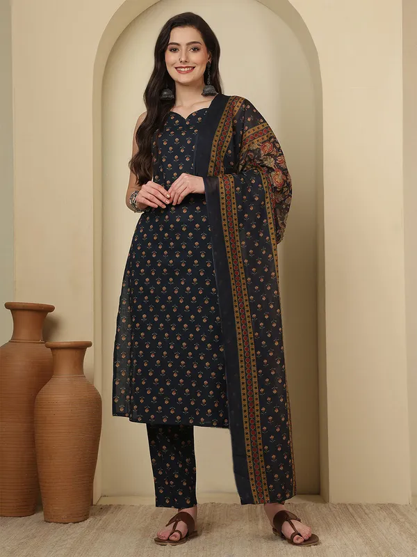 Blue_Floral_Printed_Pure_Cotton_Kurta_Set_For_Women