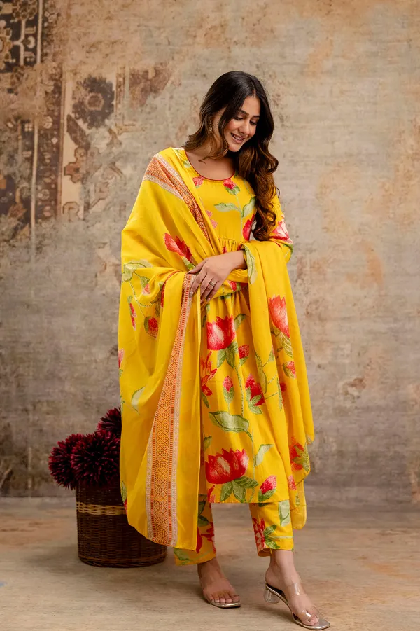 Yellow_Floral_Printed_Pure_Cotton_Kurta_Set_For_Women