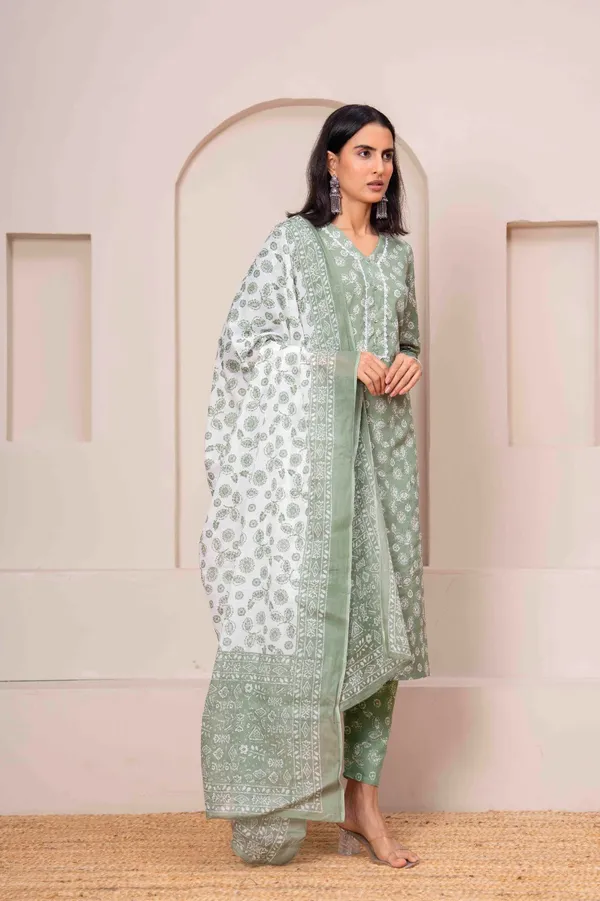 Green_Floral_Printed_Pure_Cotton_Kurta_Set_For_Women