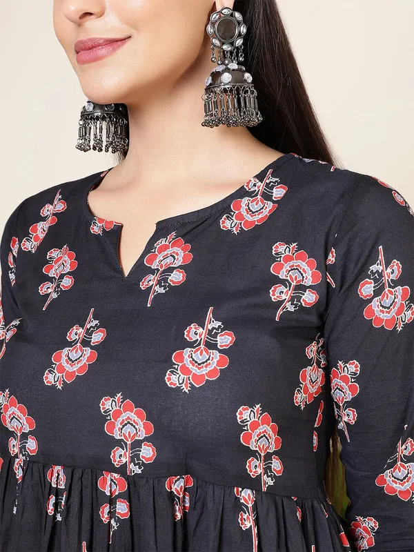 Black_Floral_Printed_Pure_Cotton_Kurta_Set_For_Women