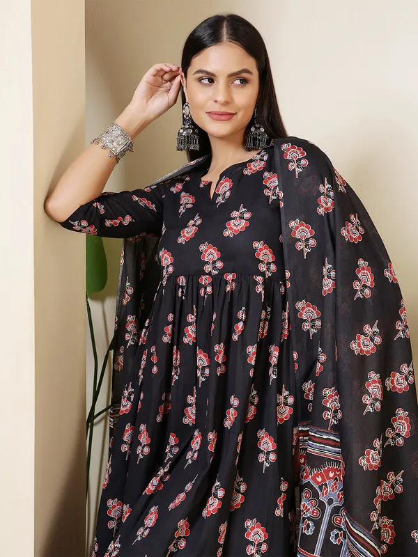 Black_Floral_Printed_Pure_Cotton_Kurta_Set_For_Women