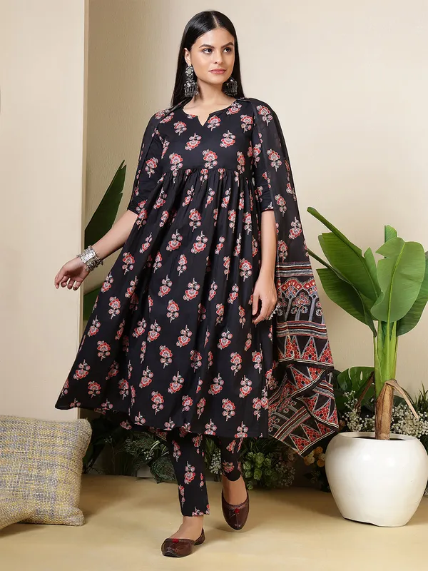 Black_Floral_Printed_Pure_Cotton_Kurta_Set_For_Women