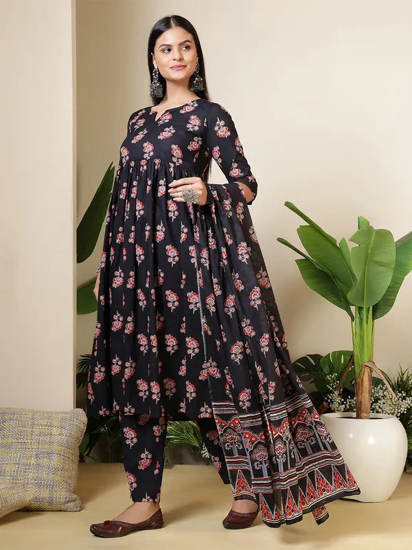 Black_Floral_Printed_Pure_Cotton_Kurta_Set_For_Women