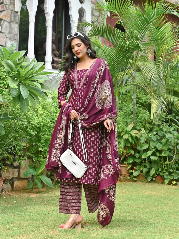 Burgundy_Floral_Printed_Pure_Cotton_Kurta_Set_For_Women