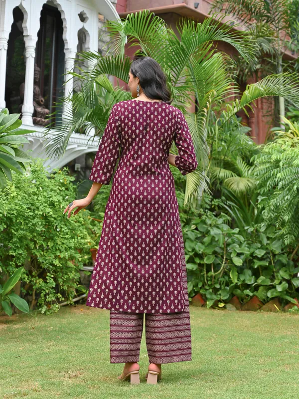 Burgundy_Floral_Printed_Pure_Cotton_Kurta_Set_For_Women