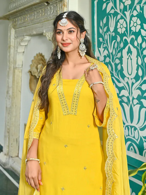 Yellow_Embroidered_Viscose_Rayon_Kurta_Set_For_Women