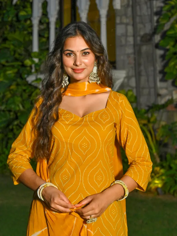 Yellow_Floral_Printed_Pure_Cotton_Kurta_Set_For_Women