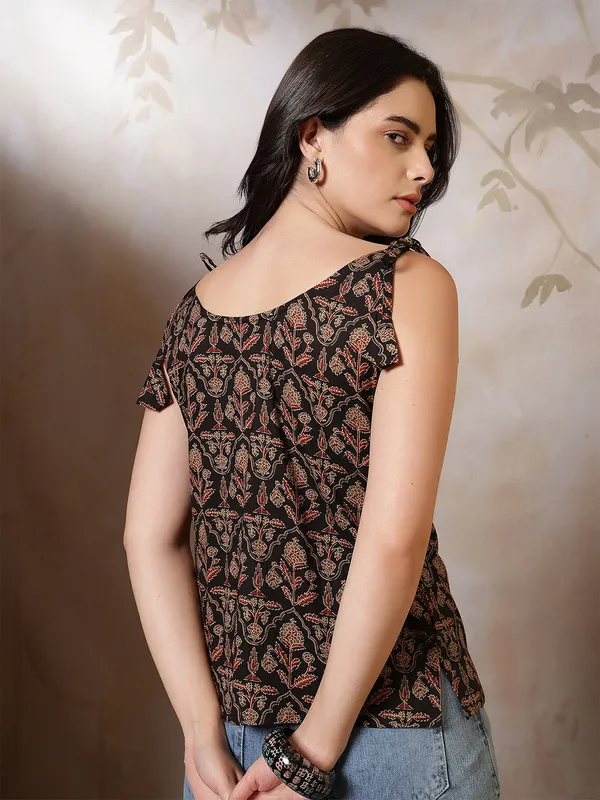 Black_Pure_Cotton_Printed_Top_For_Women