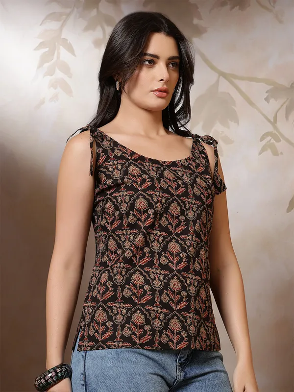 Black_Pure_Cotton_Printed_Top_For_Women