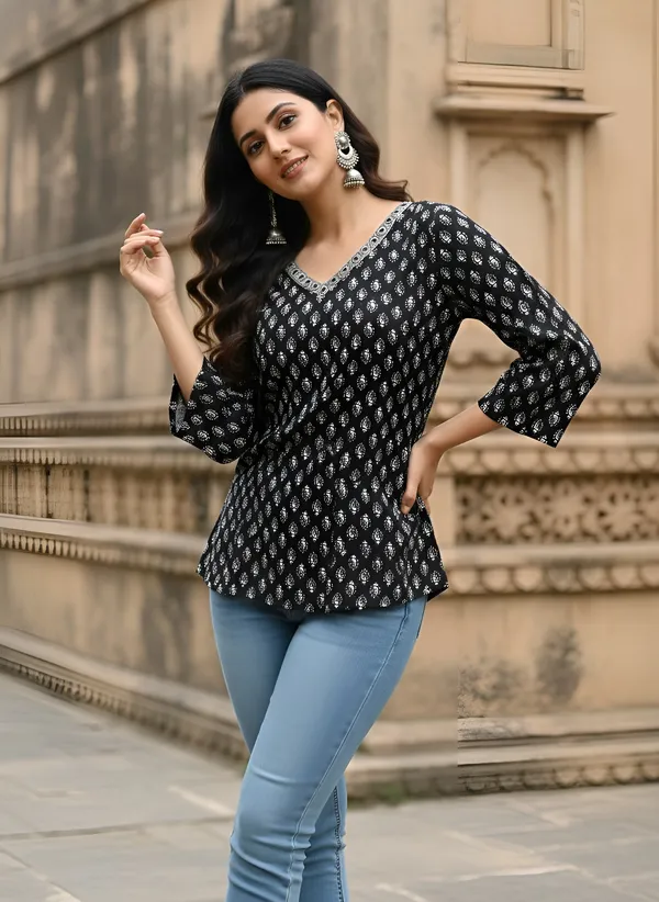 Black__Pure_Cotton_Printed_Tunic_For_Women