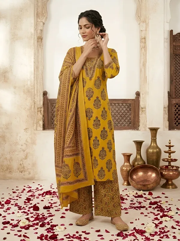 Yellow_Floral_Printed_Straight_Kurta_Set_For_Women